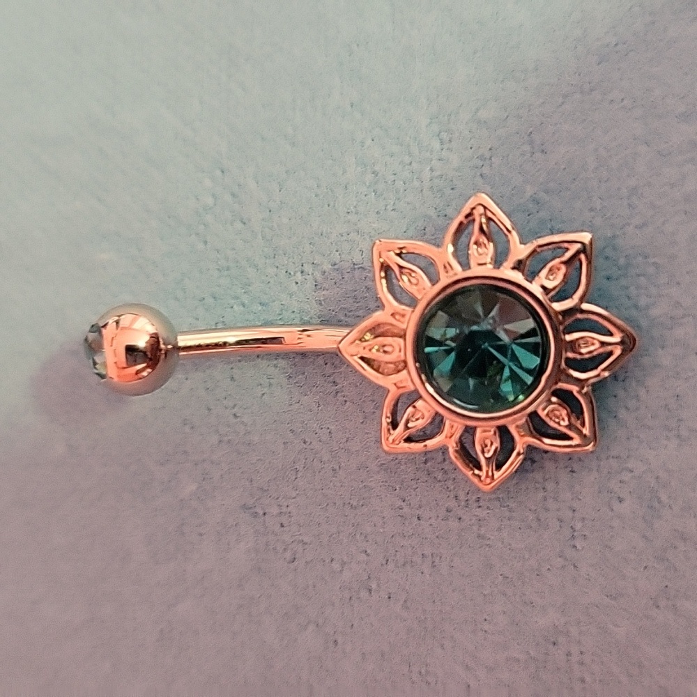๐๏ธ Flower shape belly button ring - Picture 2 of 4